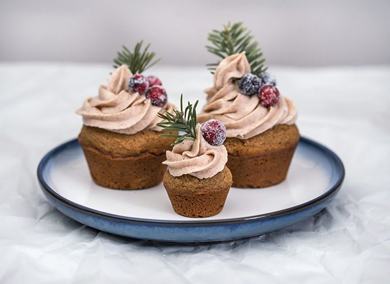 Gingerbread Cupcakes with Cinnamon Cream Cheese Frosting // Baby News!